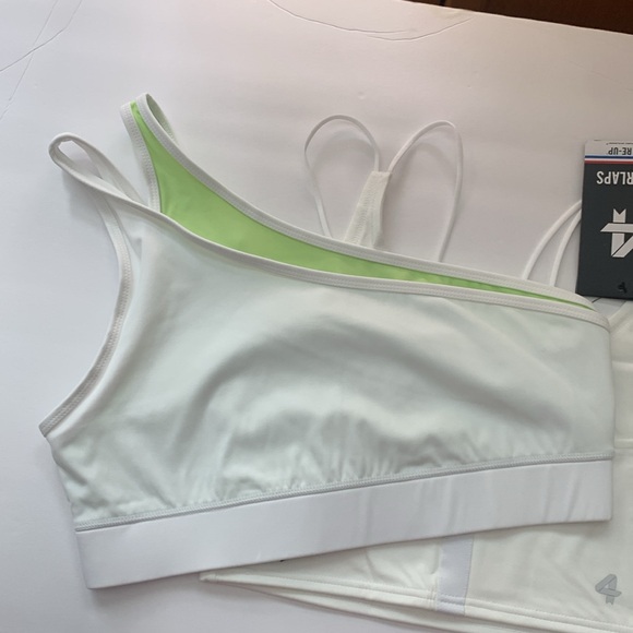 NWT fourlaps bundle of 2 med bras - Picture 5 of 5